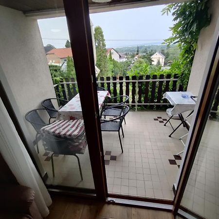 פוניארצוושהג' Bertalan Apartman מראה חיצוני תמונה