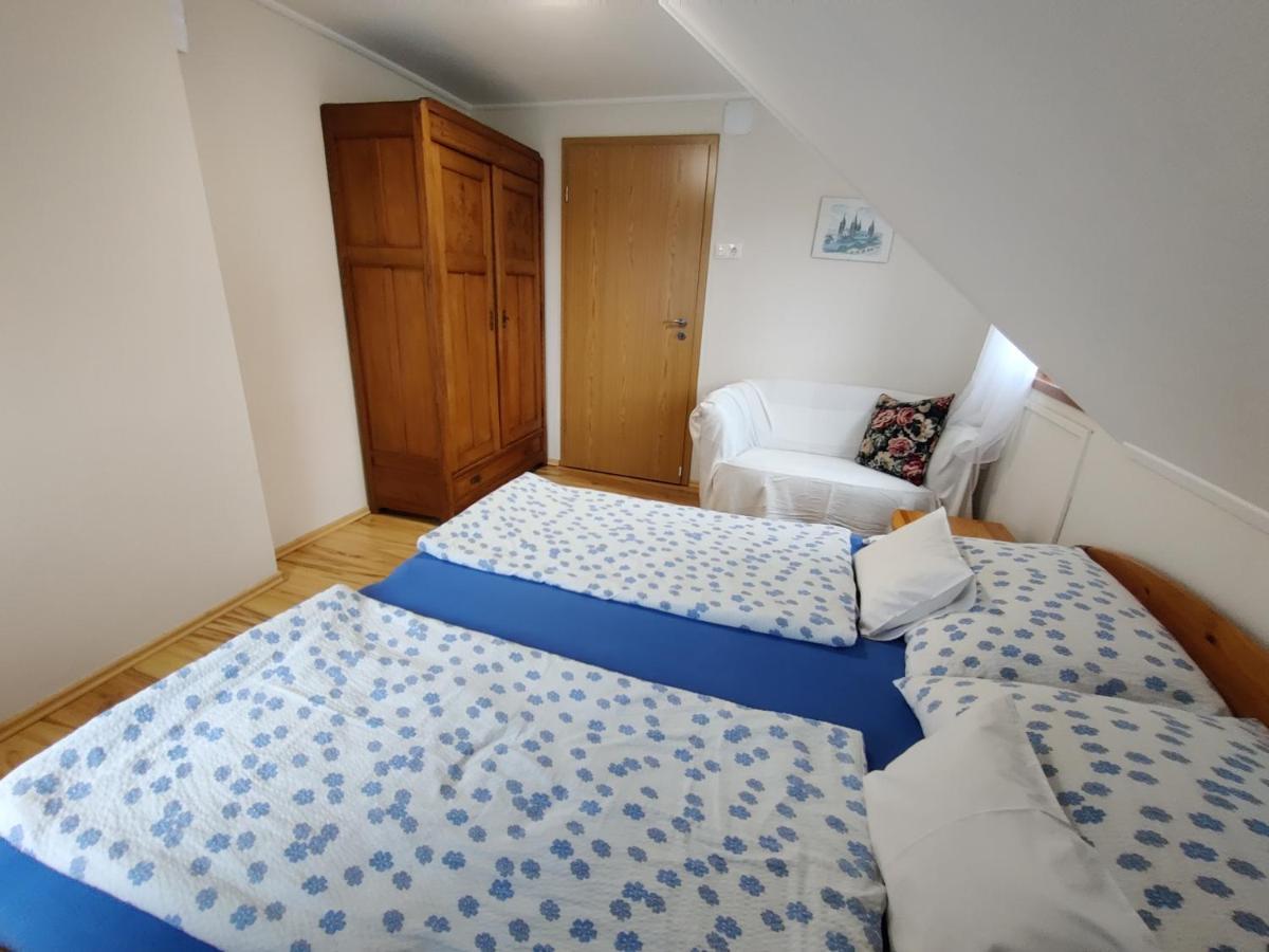 פוניארצוושהג' Bertalan Apartman מראה חיצוני תמונה