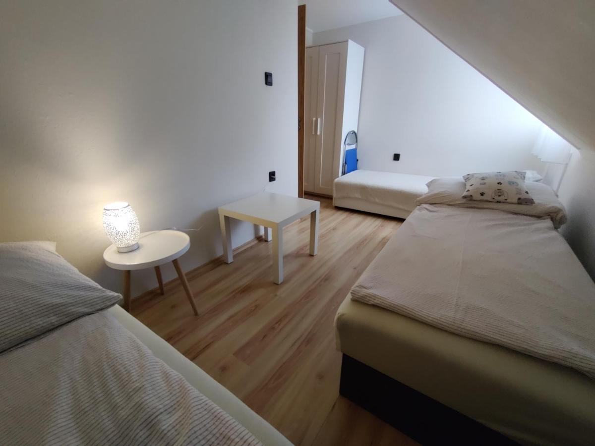 פוניארצוושהג' Bertalan Apartman מראה חיצוני תמונה