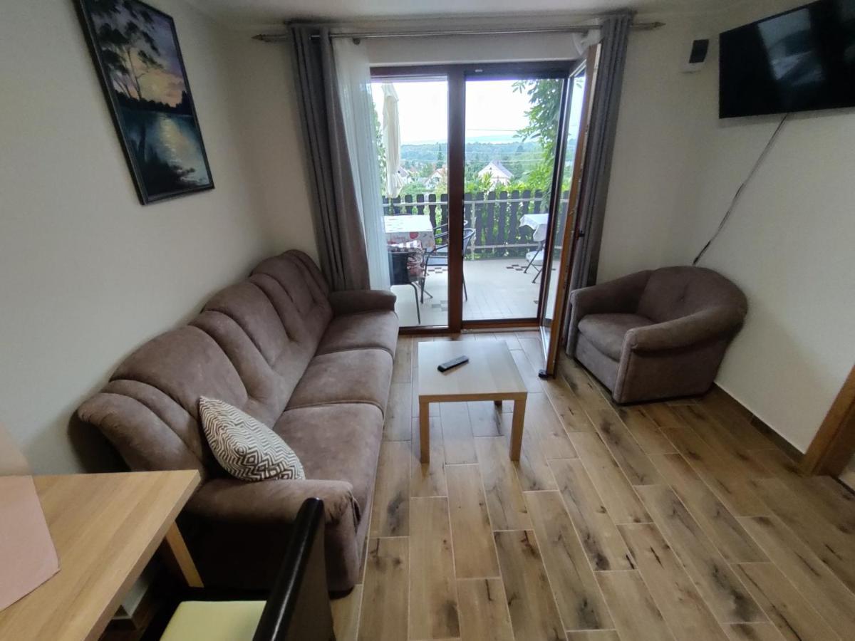 פוניארצוושהג' Bertalan Apartman מראה חיצוני תמונה